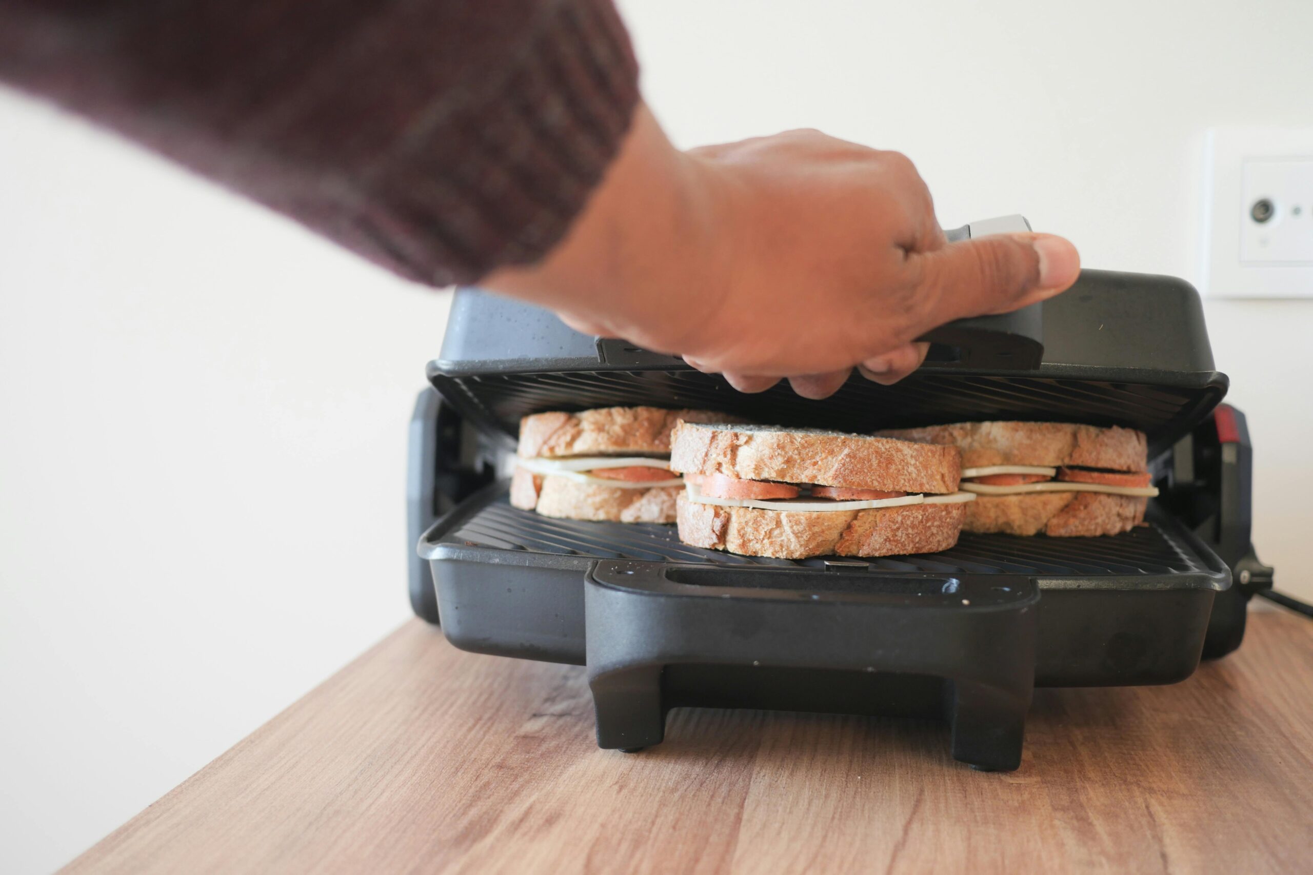 Tosti apparaat goedkoop scoren? Snel een warme hap voor weinig geld